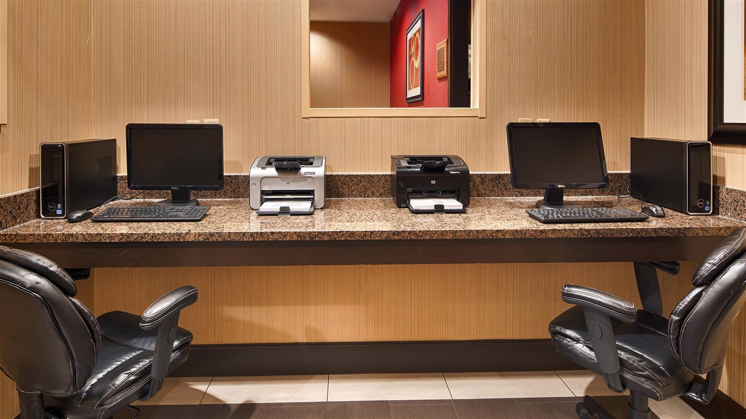 Best Western Plus Denton Inn & Suites Экстерьер фото