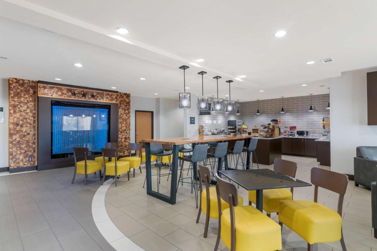 Best Western Plus Denton Inn & Suites Экстерьер фото